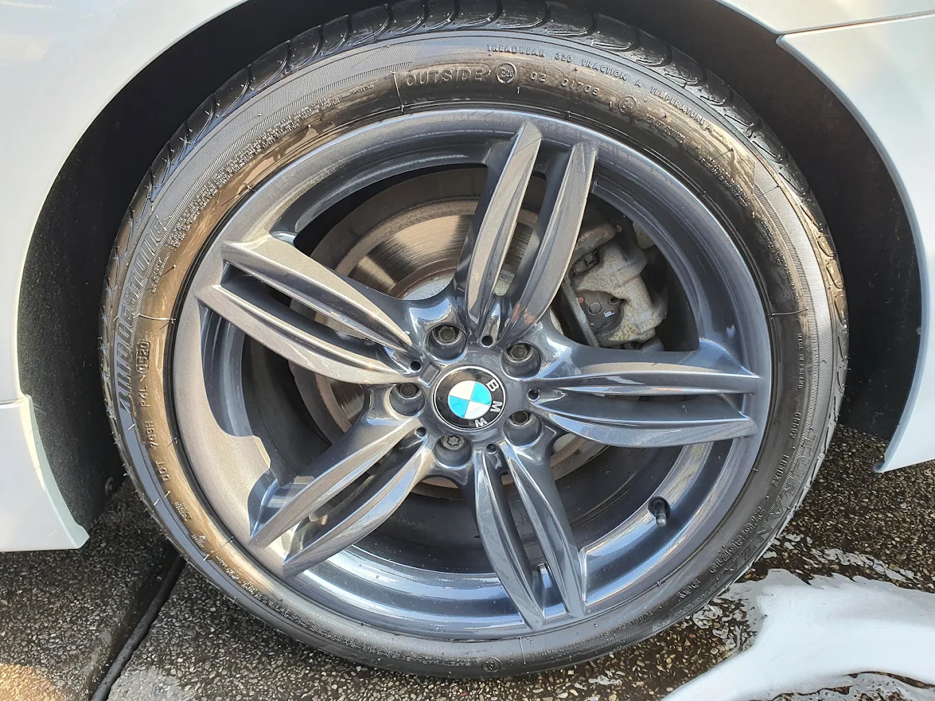 bmw wheel with are ture